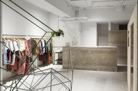 高端品牌服装店装修图片