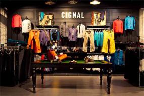 品牌男装店装修实物图片