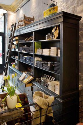 品牌男装店装修装潢效果图