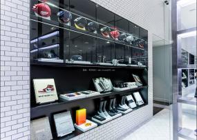 男装专卖店装饰设计效果图