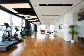 办公室强化木地板设计装潢图片