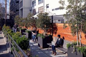 最新办公室户外休闲区装饰实景图