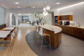 办公室复合木地板装修高清图片