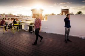 最新办公室户外休闲区装饰效果图