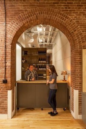 办公室强化复合木地板设计装修效果图