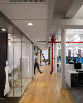 2018办公室强化复合木地板装修效果图