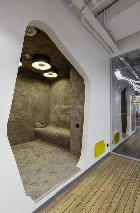 最新办公室多层木地板装饰实景图