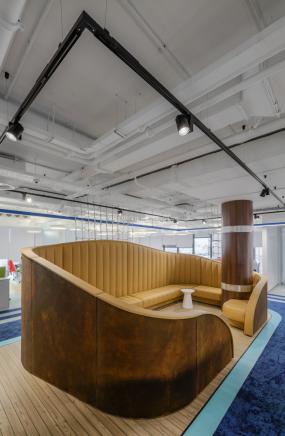 2018办公室多层木地板装修效果图