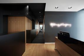 办公室强化复合木地板装修方案效果图