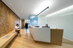 专业办公室环保强化木地板装修设计图片