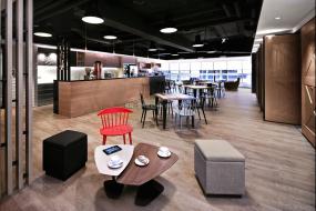 办公室环保强化木地板装修设计效果图