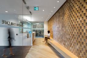 高端办公室环保强化木地板装修图片