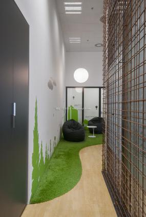 最新办公室复合实木地板装修设计效果图