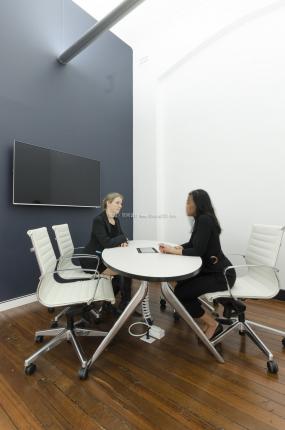 办公室仿木地板瓷砖图片装修