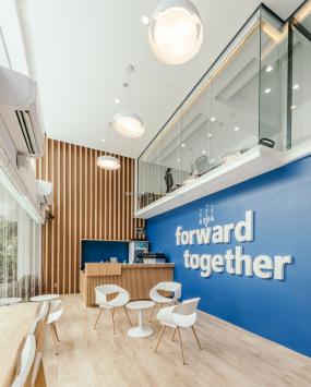 高端办公室橡木地板装修图片