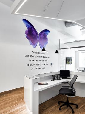 办公室仿木地板瓷砖装潢设计图