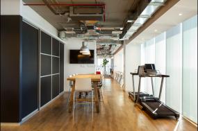 办公室仿木地板瓷砖装修方案效果图