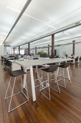 办公室仿木地板瓷砖图片装修效果图