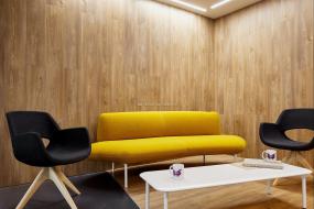 最新办公室仿木地板瓷砖设计装修图片