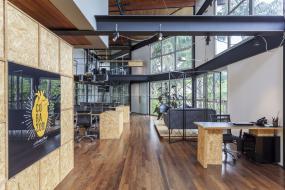 最新办公室仿木地板瓷砖装饰效果图