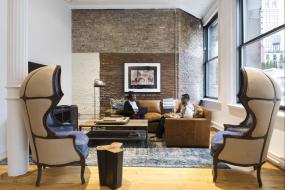 高档办公室多层复合木地板装修图片