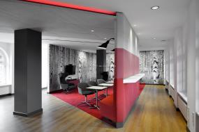 办公室多层复合木地板装修方案效果图