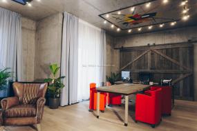 办公室多层复合木地板装修实物图片