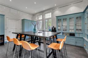 办公室木地板颜色装潢设计图片