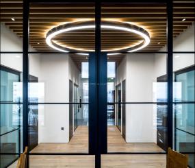 办公室竹木地板装修方案效果图