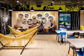 办公室木地板材质装潢效果图片