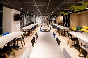 办公室木地板材质装潢效果图