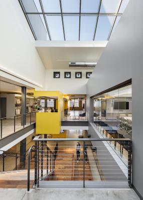 办公室桦木地板设计与装修效果图