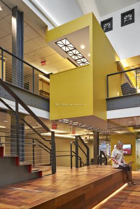 办公室桦木地板设计效果图片