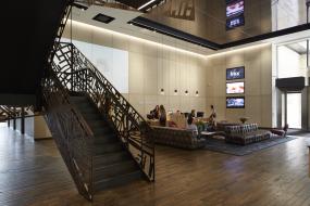 高档办公室桦木地板装修效果图大全