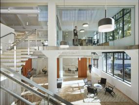 最新办公室桦木地板设计装饰效果图