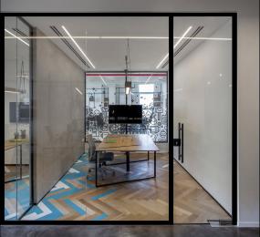 最新办公室仿实木地板设计装修图片