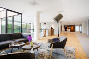 办公室进口木地板设计装修效果图