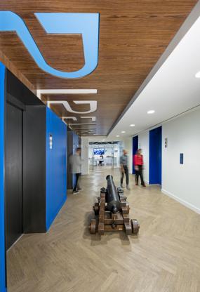 办公室进口木地板装修装潢效果图