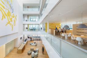 最新办公室进口木地板设计装饰效果图片