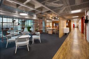 高档办公室环保强化木地板装修效果图