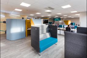 办公室环保强化木地板图片装修