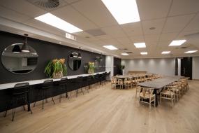 高端办公室实木地板材质装修图片