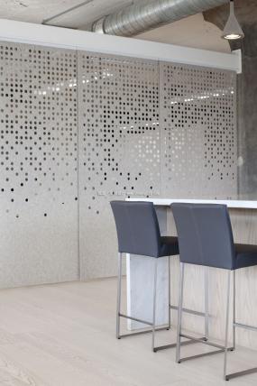 办公室木地板地垫设计装修效果图片大全