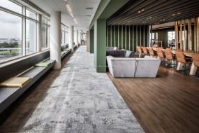 办公室木地板地垫设计与装修效果图