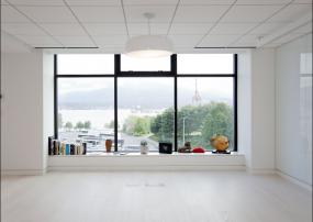 办公室木地板地垫装潢设计图