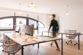 办公室木地板地垫设计装饰图片