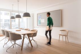 办公室木地板地垫设计装修效果图