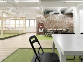 最新办公室杉木地板装饰设计图