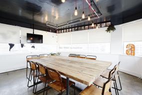 高端多功能会议桌装修图片