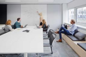 多功能会议桌装修效果图